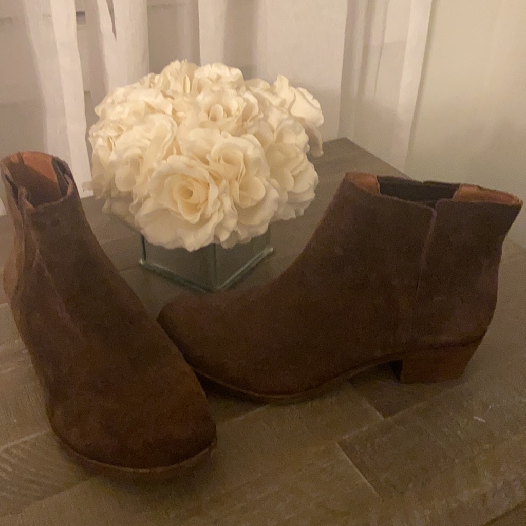 Brand New Lucky Brand Brown Suede Booties